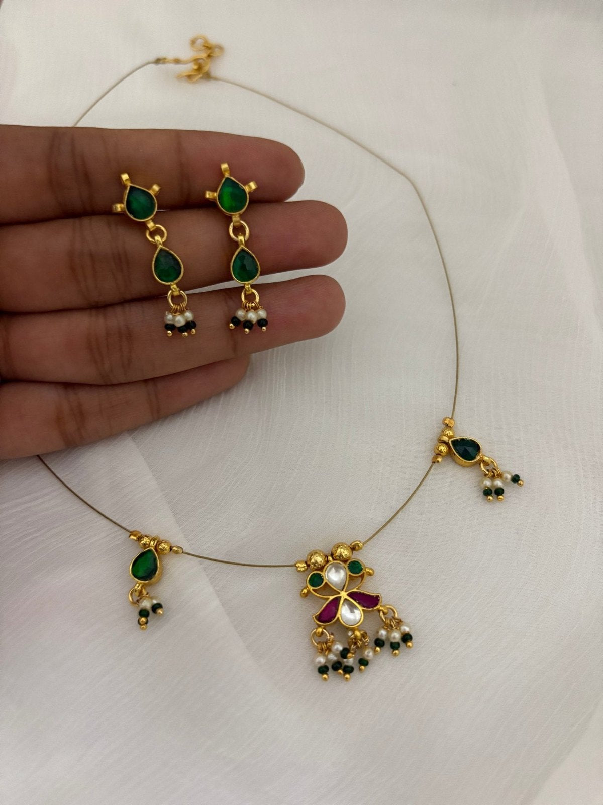 Dainty Phool Necklace