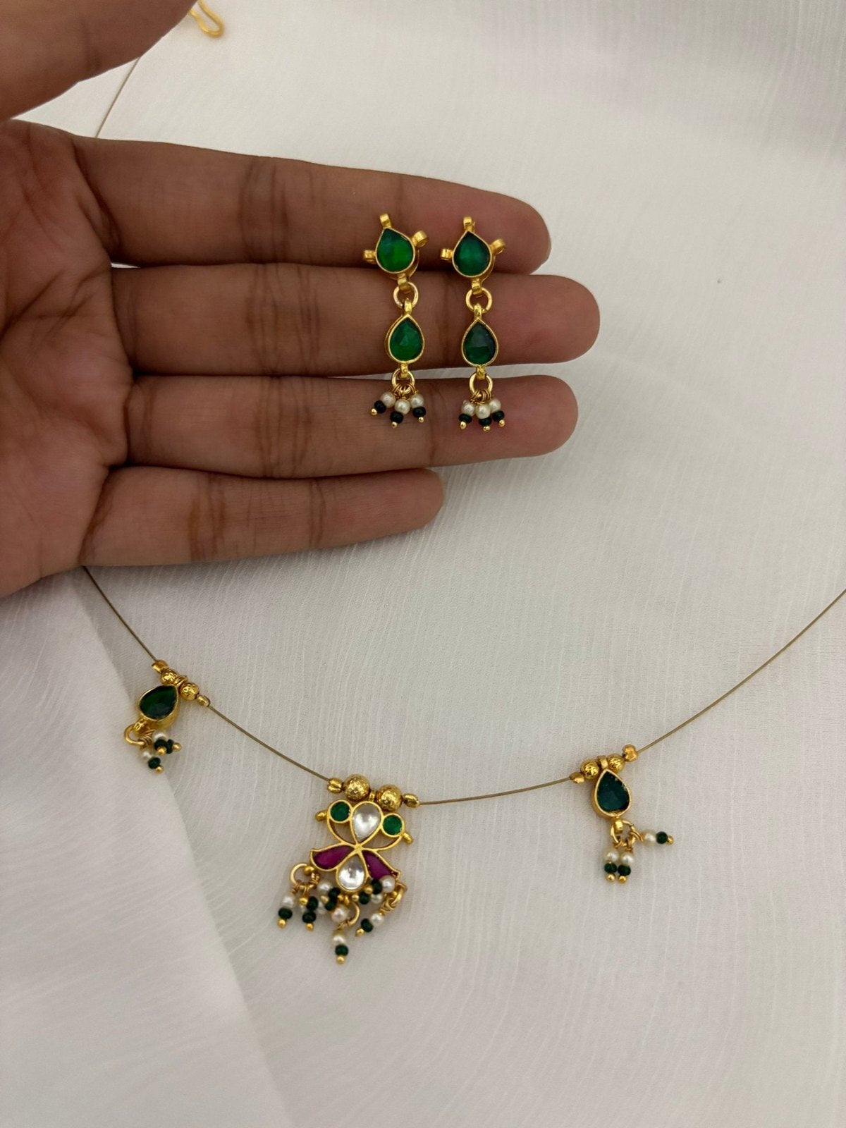 Dainty Phool Necklace