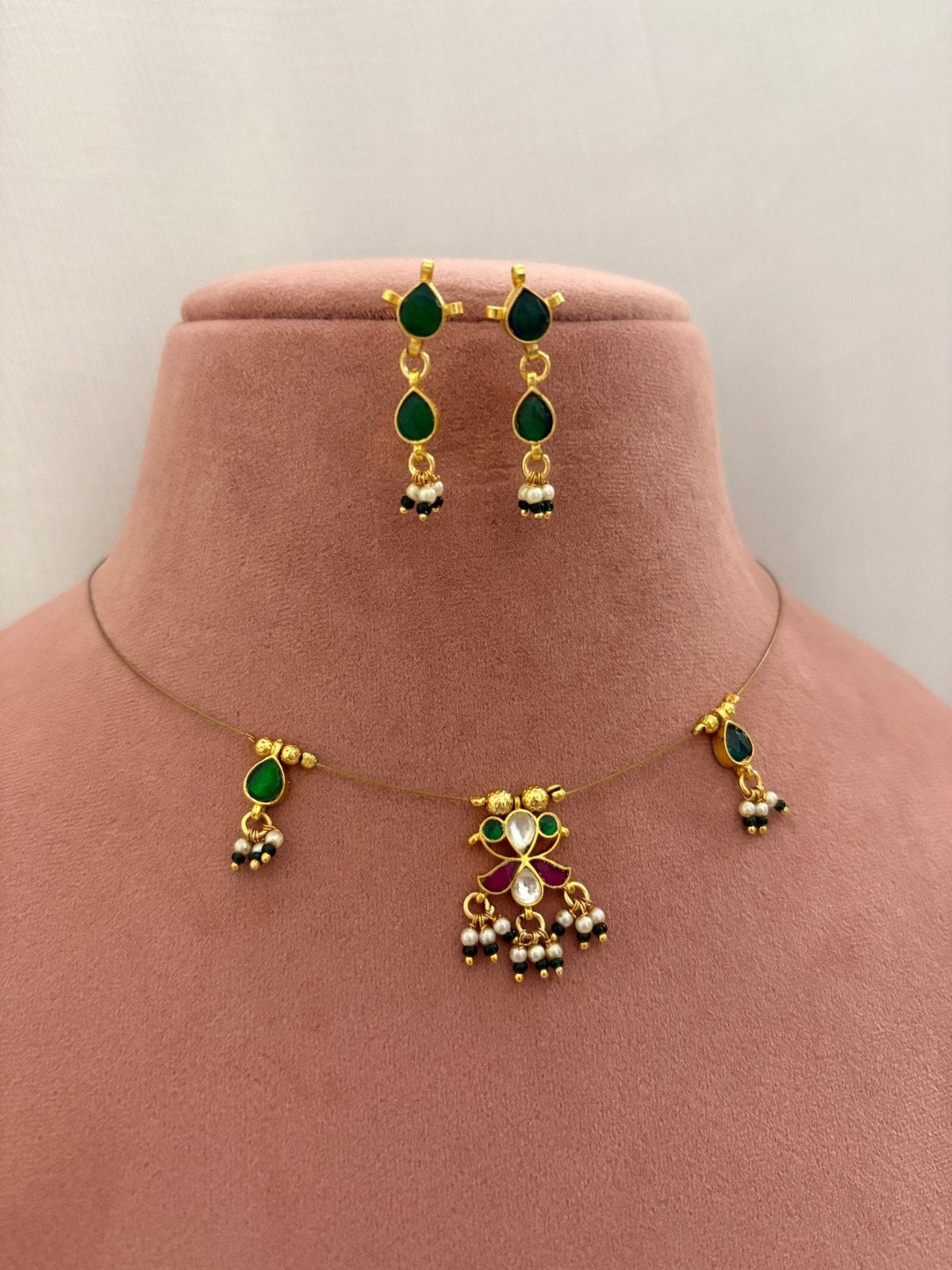 Dainty Phool Necklace