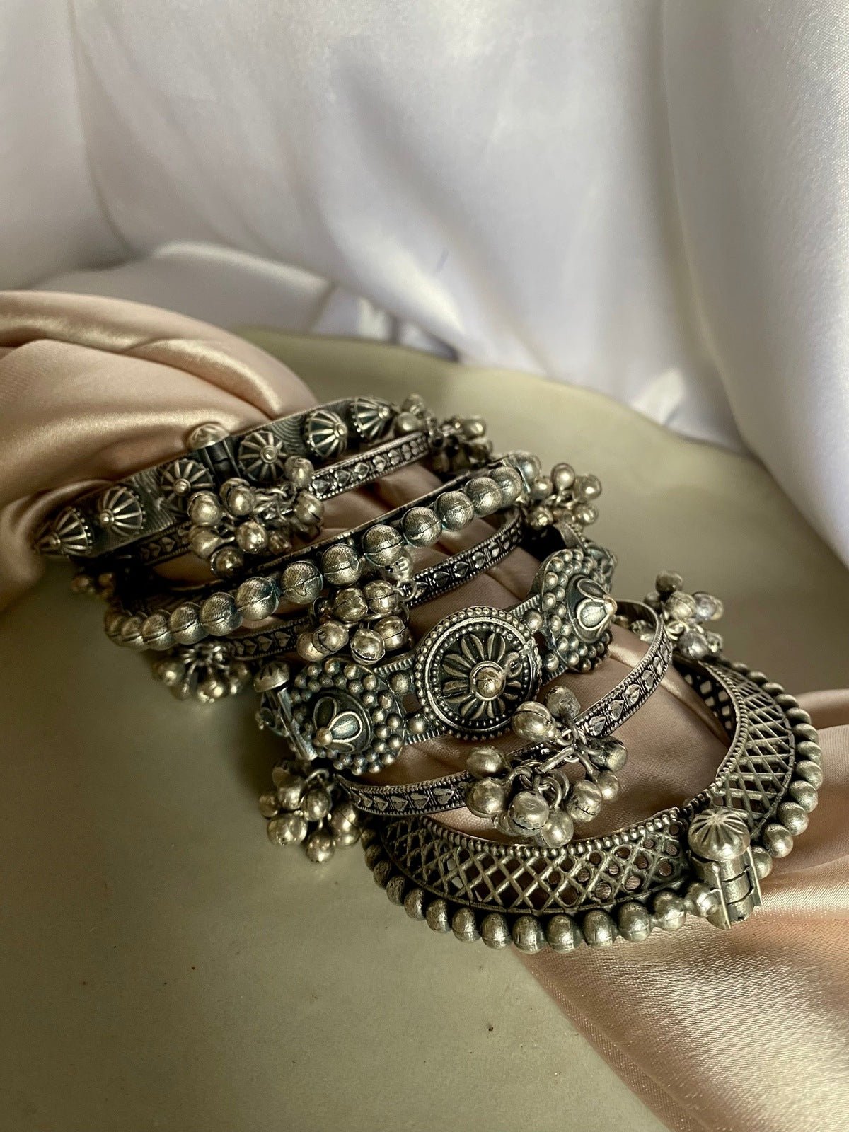 Jhanjhar Bangle Set